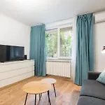 Ultracentral Cozy Апартаменти